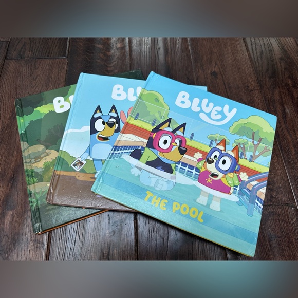 Bluey Hardcover Book Set of 3 - Picture 1 of 5